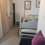Apartma Lesnik Ziba דירה *